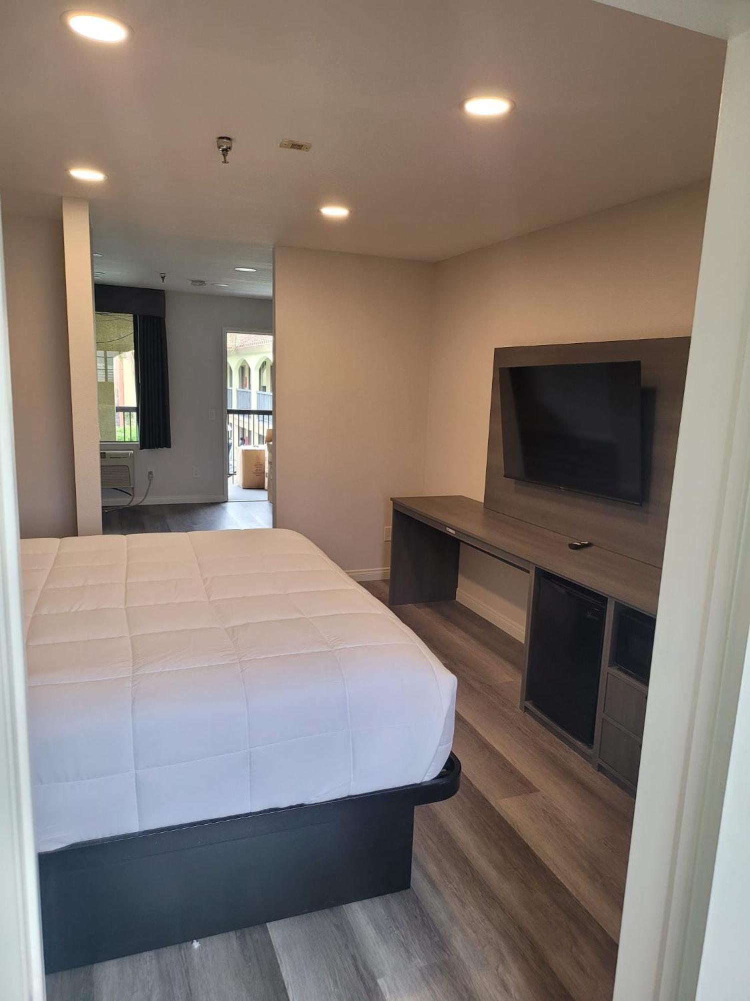 ווסט קובינה Five Star Inn מראה חיצוני תמונה