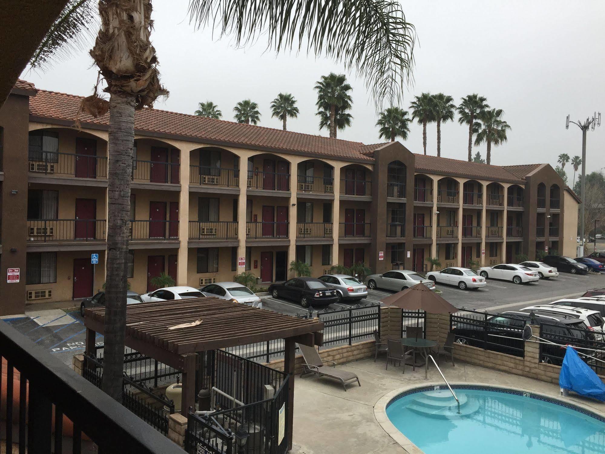 ווסט קובינה Five Star Inn מראה חיצוני תמונה
