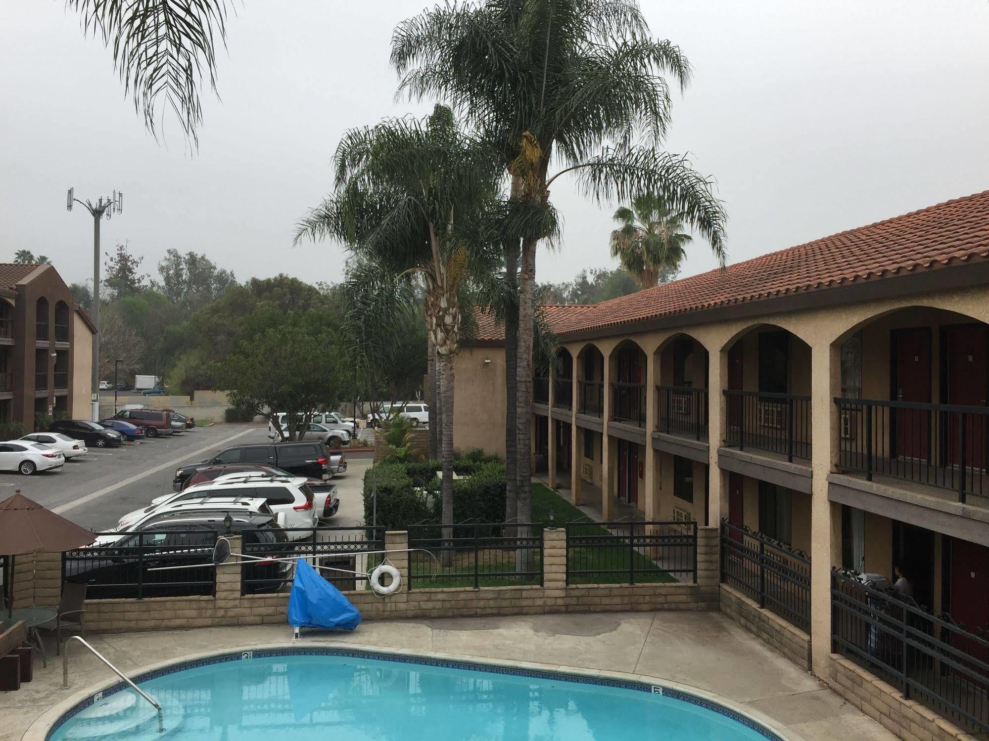 ווסט קובינה Five Star Inn מראה חיצוני תמונה